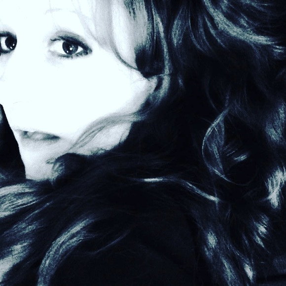 Meet your Posher, Ruth - Picture 1 of 1